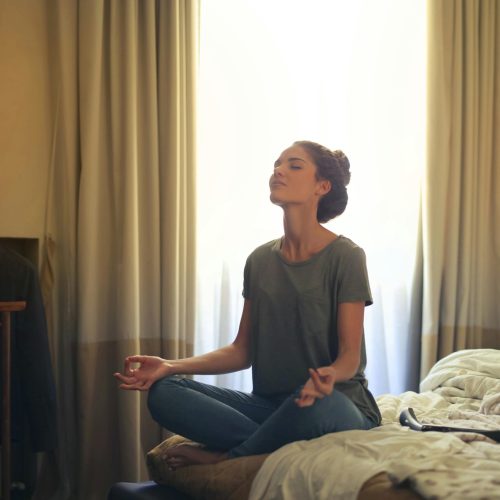 Meditar sin presión: 3 formas de entrar en calma sin ser experta | Guía práctica
