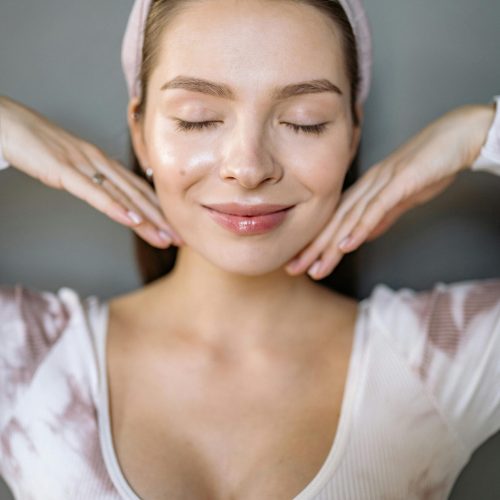 Yoga Facial en Casa: Tonifica y Revitaliza tu Piel